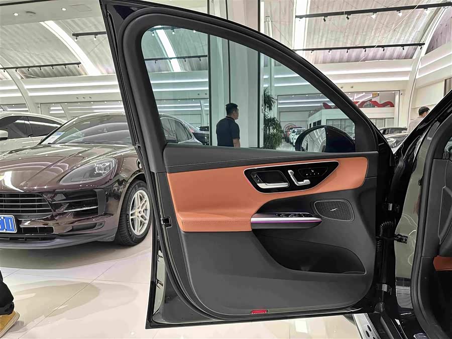 Mercedes-Benz GLC 2025 GLC 300 L 4MATIC Dynamic Edition 5-seater - zdjęcie 16
