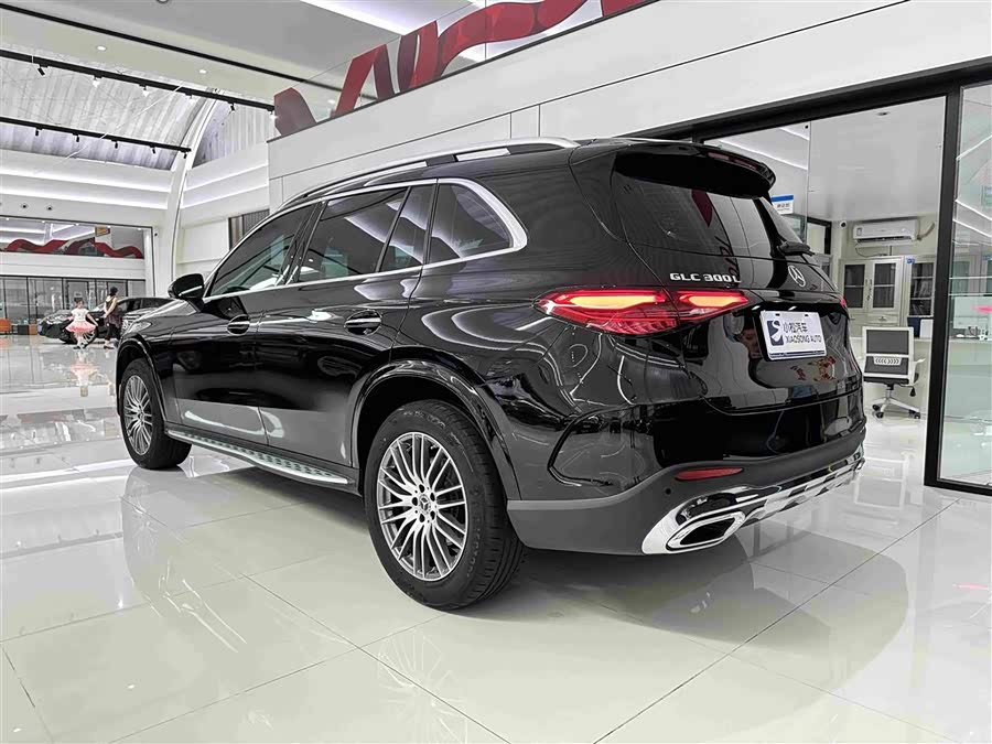 Mercedes-Benz GLC 2025 GLC 300 L 4MATIC Dynamic Edition 5-seater - zdjęcie 4