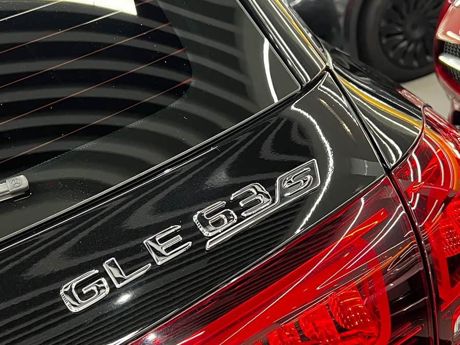 Mercedes-Benz GLE AMG 2020 AMG GLE 63 4MATIC+ - zdjęcie 16