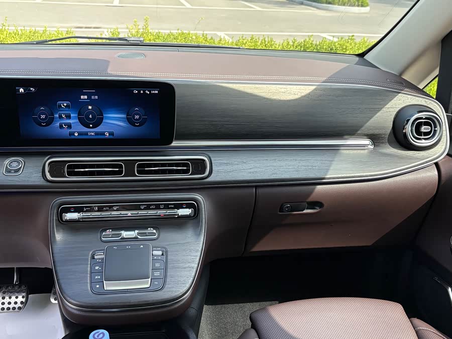 Mercedes-Benz V-Class 2024 V 300 L Long Wheelbase Luxury - zdjęcie 7