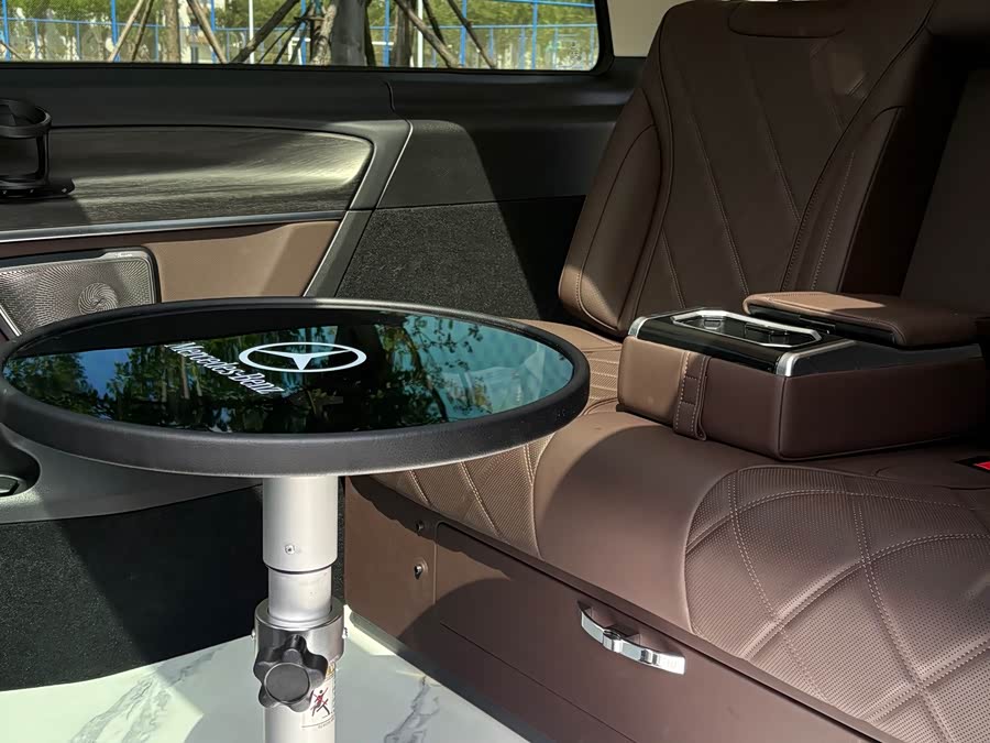 Mercedes-Benz V-Class 2024 V 300 L Long Wheelbase Luxury - zdjęcie 9
