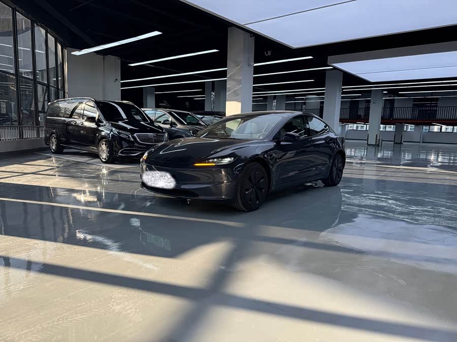 Model 3 2023 RWD - zdjęcie 1