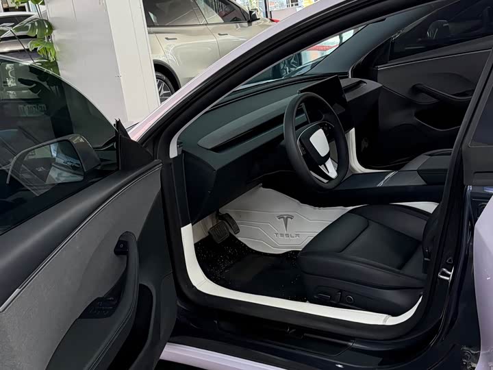 Model 3 2025 RWD - zdjęcie 17