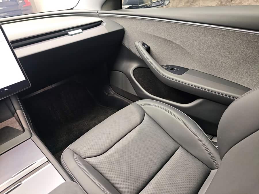 Model 3 2025 RWD - zdjęcie 17