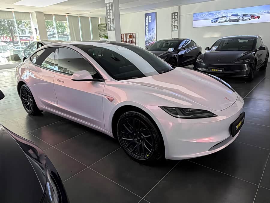 Model 3 2025 RWD - zdjęcie 3