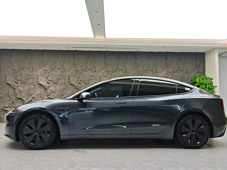 Model 3 2025 RWD - zdjęcie 3