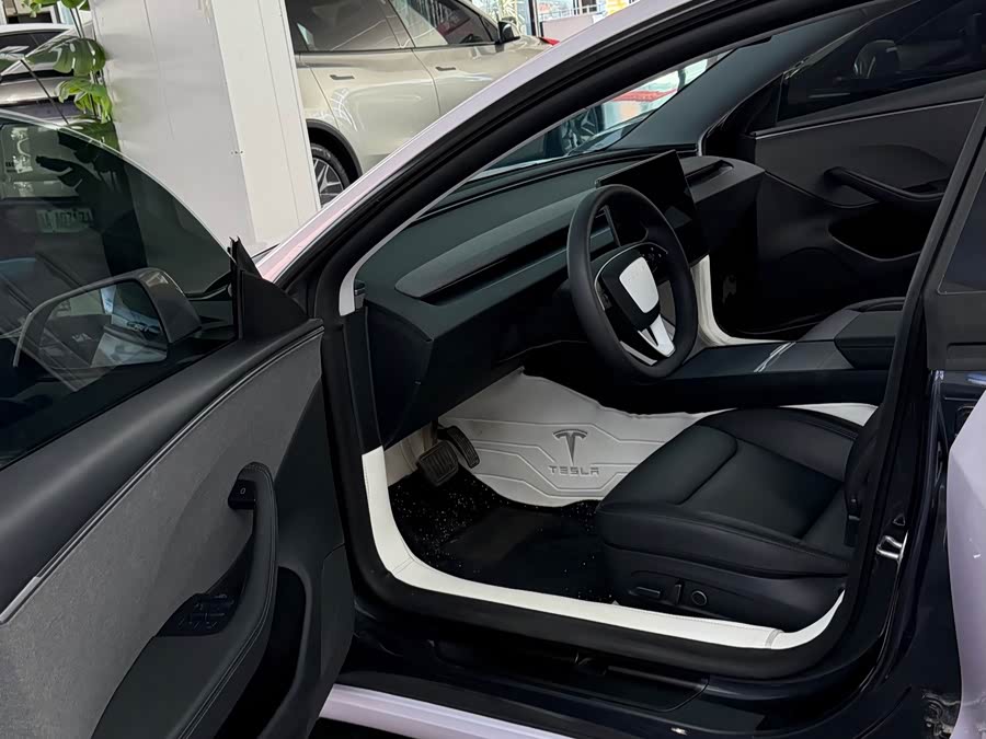 Model 3 2025 RWD - zdjęcie 6