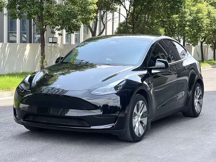 Model Y 2022 Facelift RWD - zdjęcie 1
