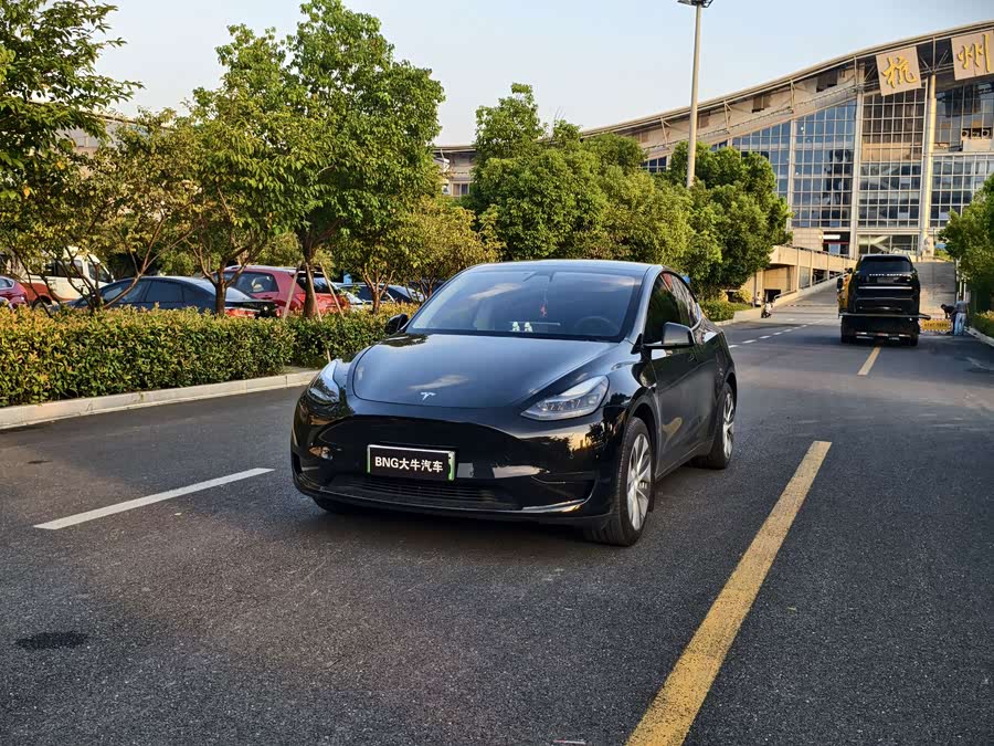 Model Y 2022 Facelift RWD - zdjęcie 1