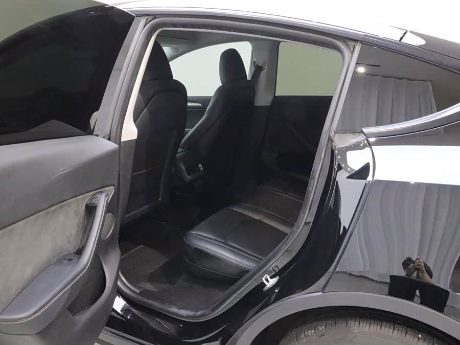 Model Y 2022 Facelift RWD - zdjęcie 11