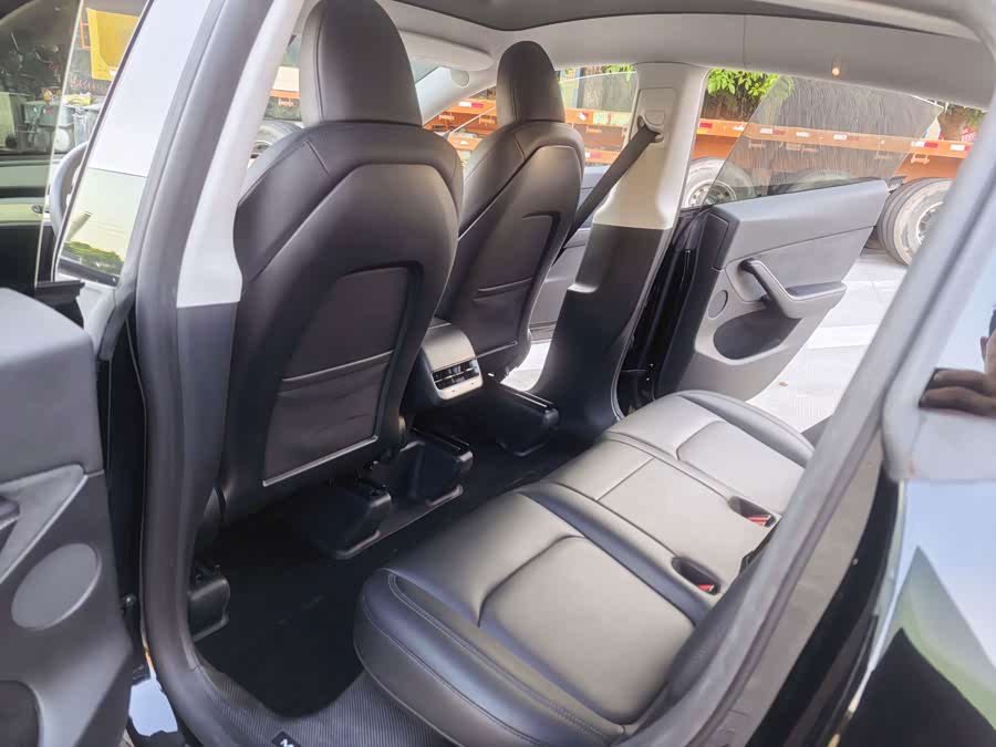 Model Y 2022 Facelift RWD - zdjęcie 11