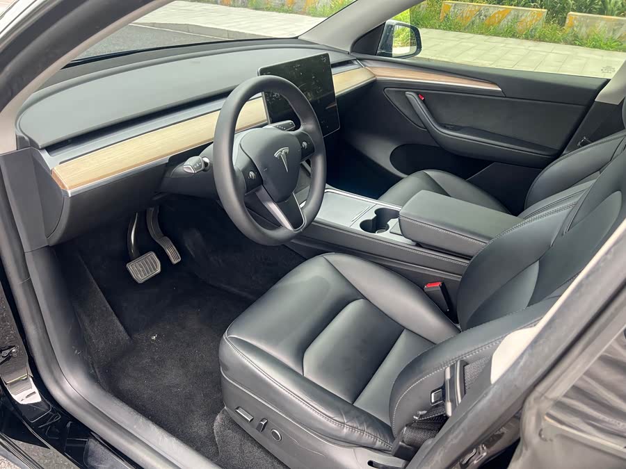 Model Y 2022 Facelift RWD - zdjęcie 11