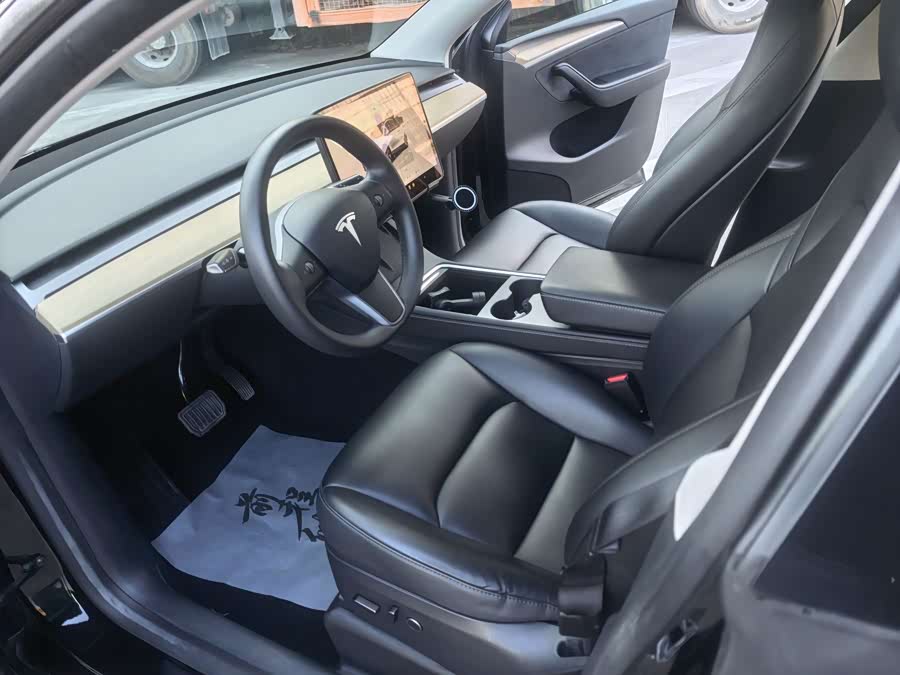 Model Y 2022 Facelift RWD - zdjęcie 12