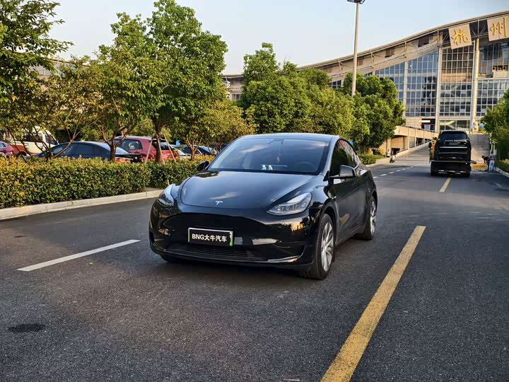 Model Y 2022 Facelift RWD - zdjęcie 13