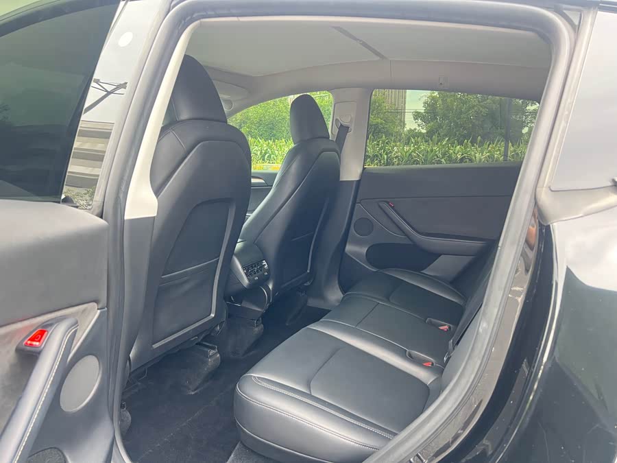 Model Y 2022 Facelift RWD - zdjęcie 13