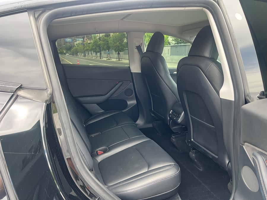 Model Y 2022 Facelift RWD - zdjęcie 14