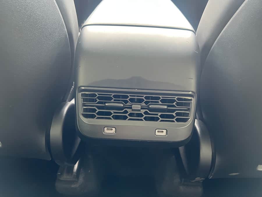 Model Y 2022 Facelift RWD - zdjęcie 15