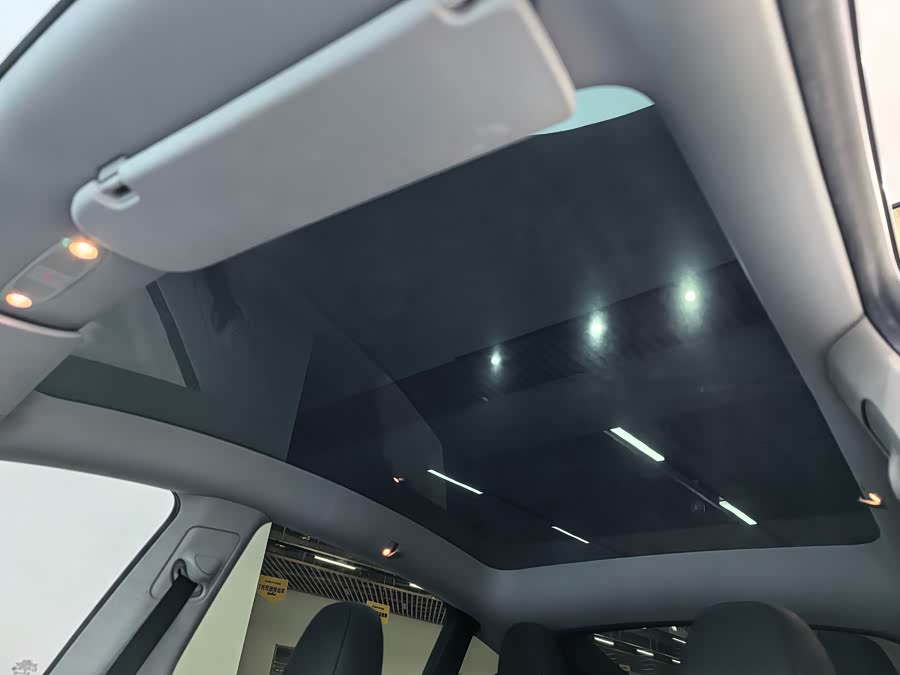 Model Y 2022 Facelift RWD - zdjęcie 16