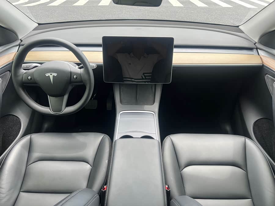Model Y 2022 Facelift RWD - zdjęcie 16