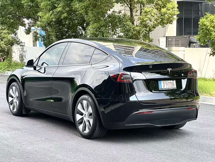 Model Y 2022 Facelift RWD - zdjęcie 18