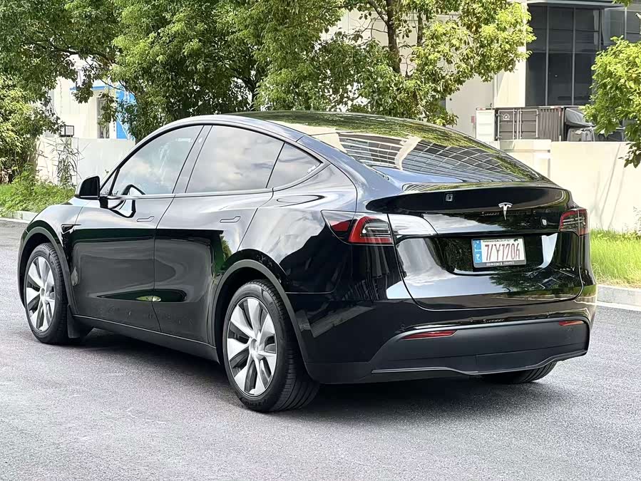 Model Y 2022 Facelift RWD - zdjęcie 4