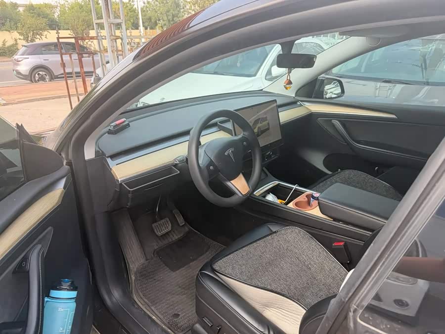 Model Y 2022 Facelift RWD - zdjęcie 4