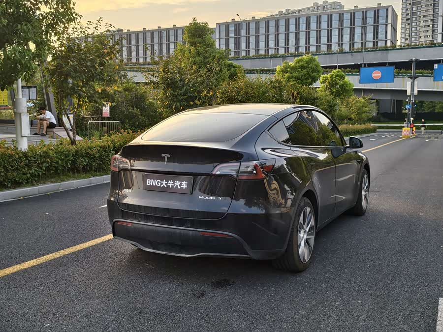 Model Y 2022 Facelift RWD - zdjęcie 4