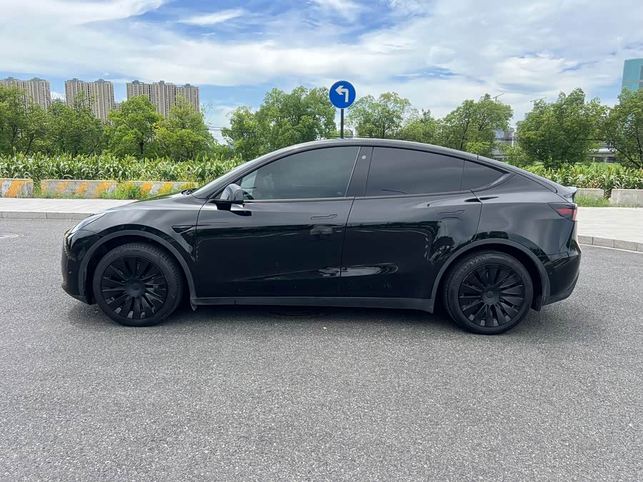 Model Y 2022 Facelift RWD - zdjęcie 4