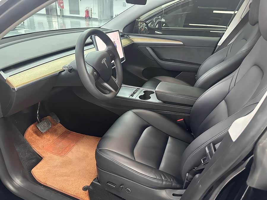 Model Y 2022 Facelift RWD - zdjęcie 5