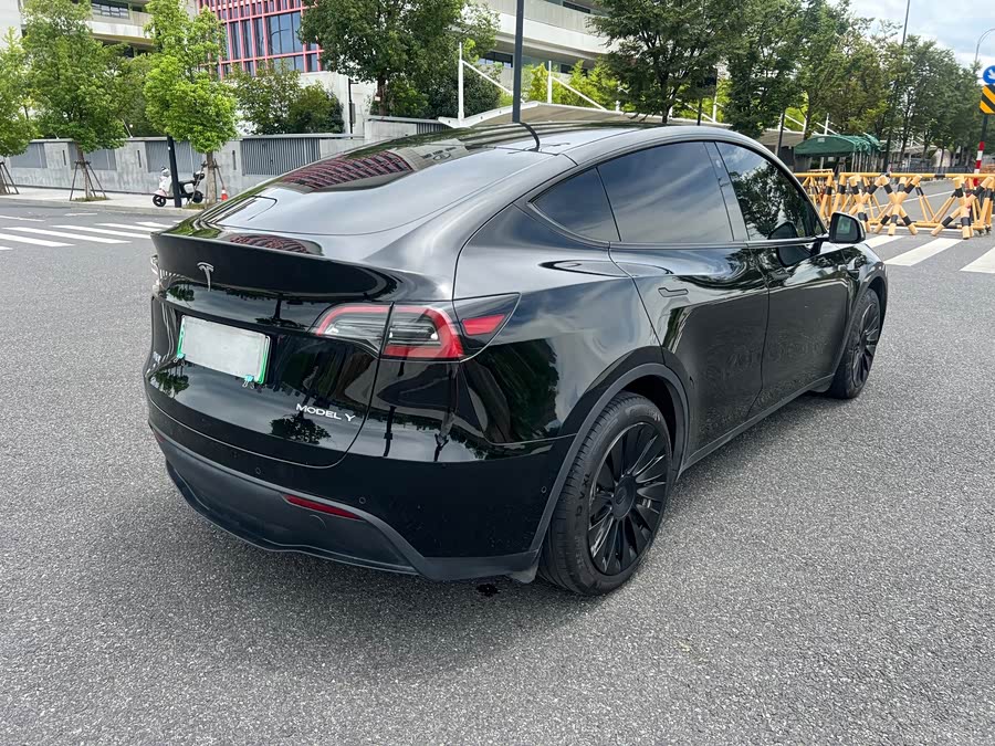 Model Y 2022 Facelift RWD - zdjęcie 7
