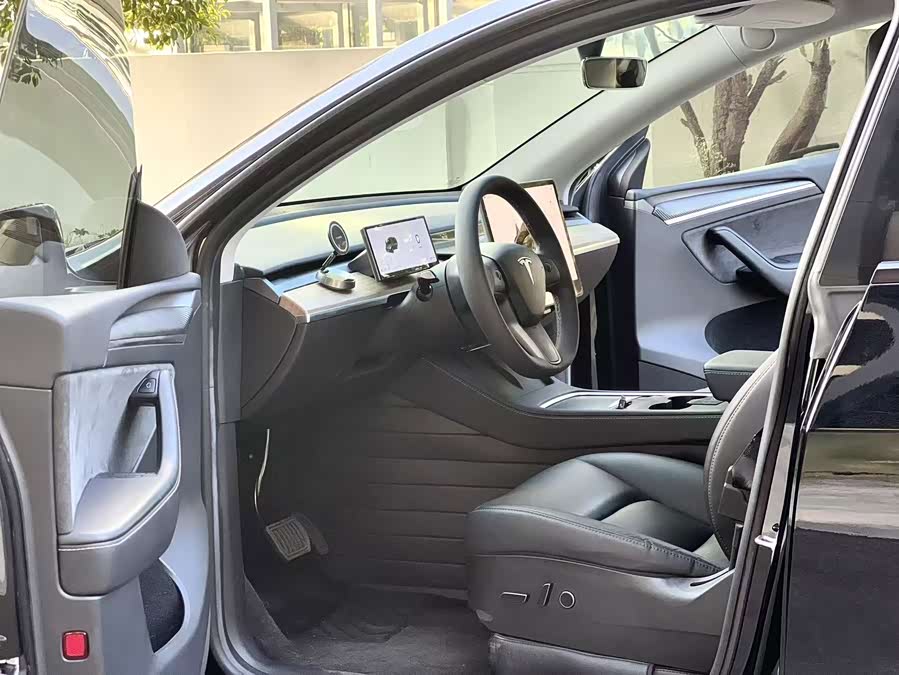 Model Y 2022 Facelift RWD - zdjęcie 8