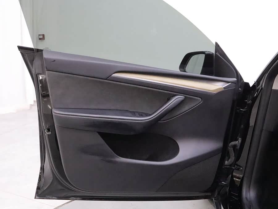 Model Y 2022 Facelift RWD - zdjęcie 9