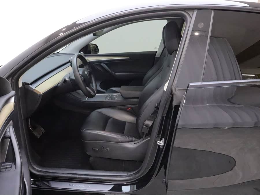 Model Y 2022 Facelift RWD - zdjęcie 10