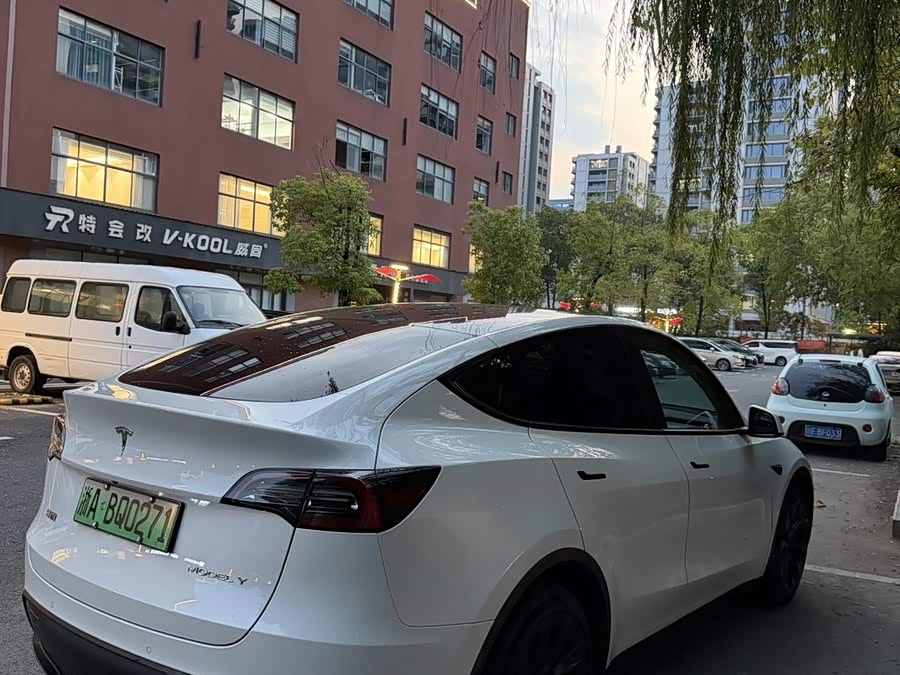 Model Y 2023 Long Range AWD - zdjęcie 3
