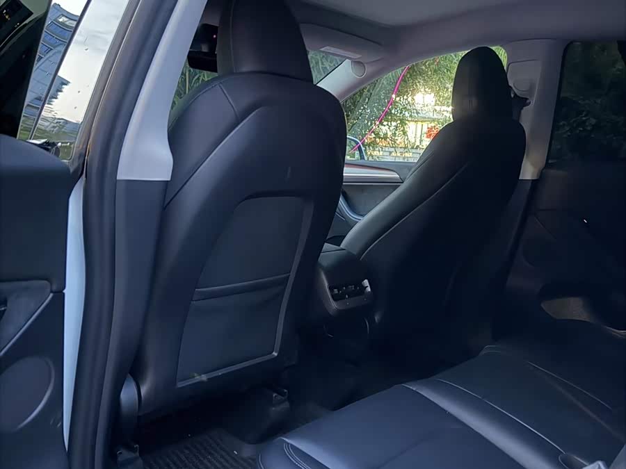 Model Y 2023 Long Range AWD - zdjęcie 4