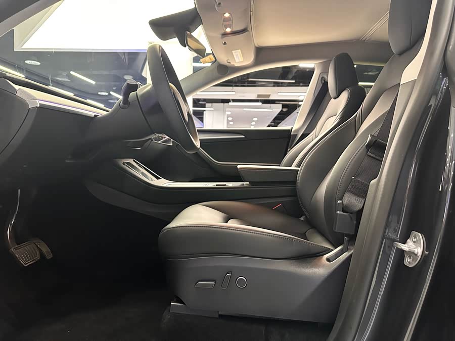 Model Y 2024 Long Range All-Wheel Drive Version - zdjęcie 4