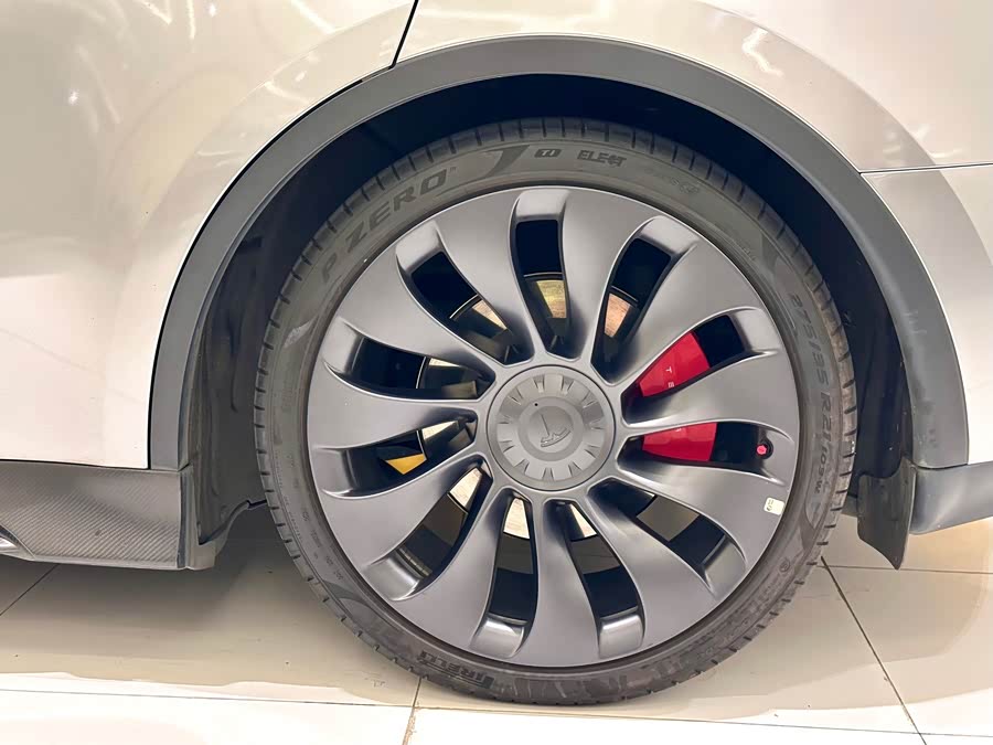 Model Y 2024 Performance - zdjęcie 15