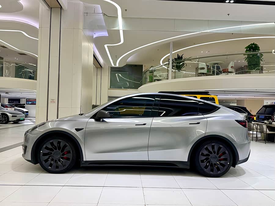 Model Y 2024 Performance - zdjęcie 3