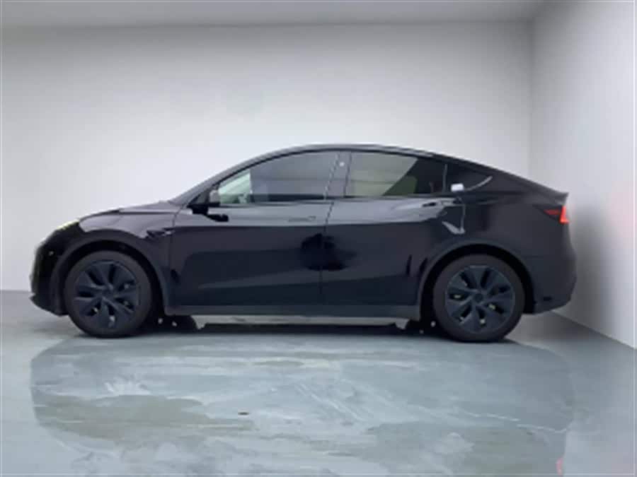 Model Y 2024 RWD - zdjęcie 2