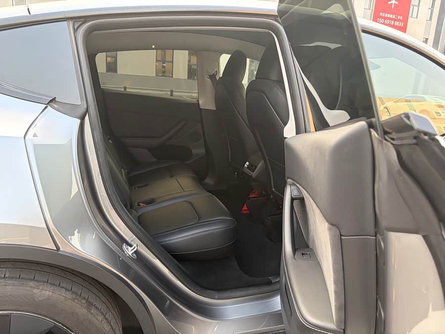 Model Y 2024 RWD - zdjęcie 11