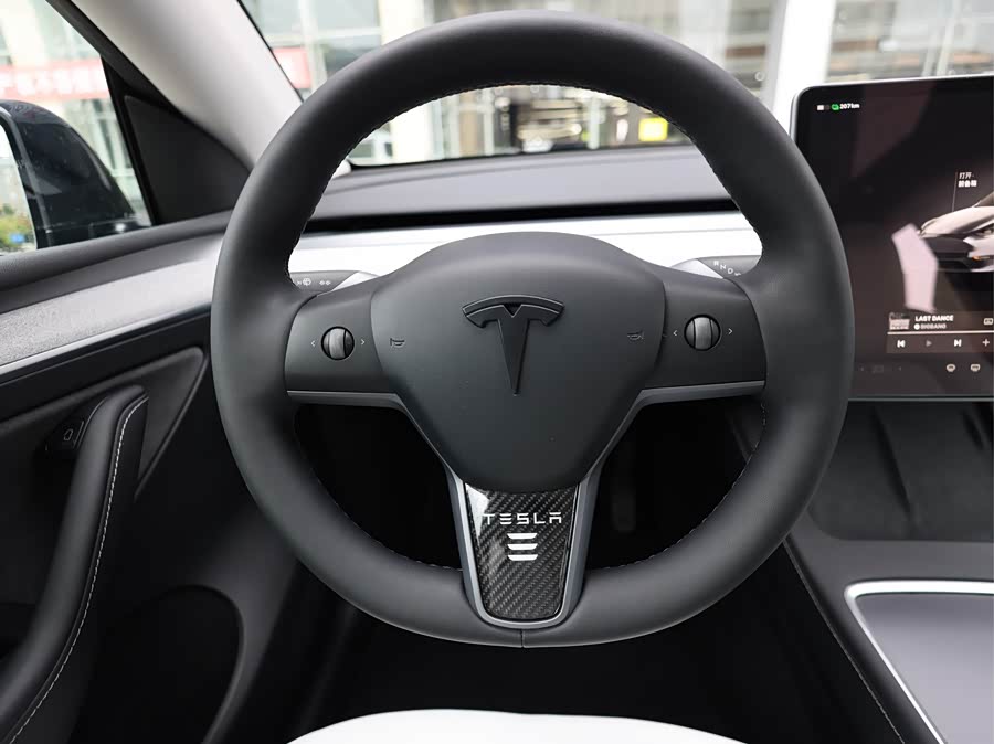 Model Y 2024 RWD - zdjęcie 11