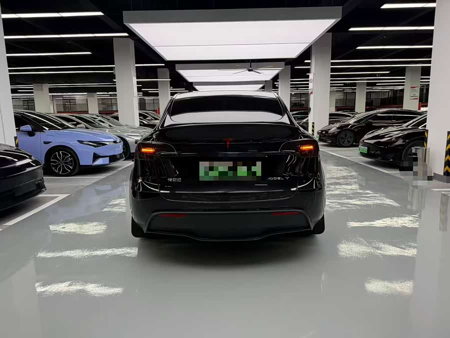 Model Y 2024 RWD - zdjęcie 15