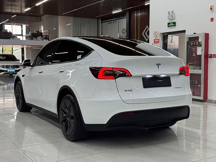 Model Y 2024 RWD - zdjęcie 17