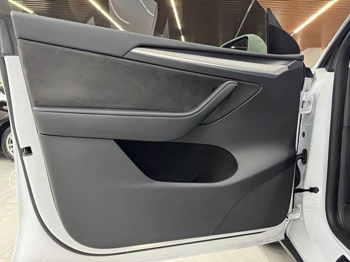 Model Y 2024 RWD - zdjęcie 18