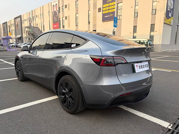 Model Y 2024 RWD - zdjęcie 20