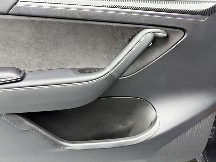Model Y 2024 RWD - zdjęcie 20