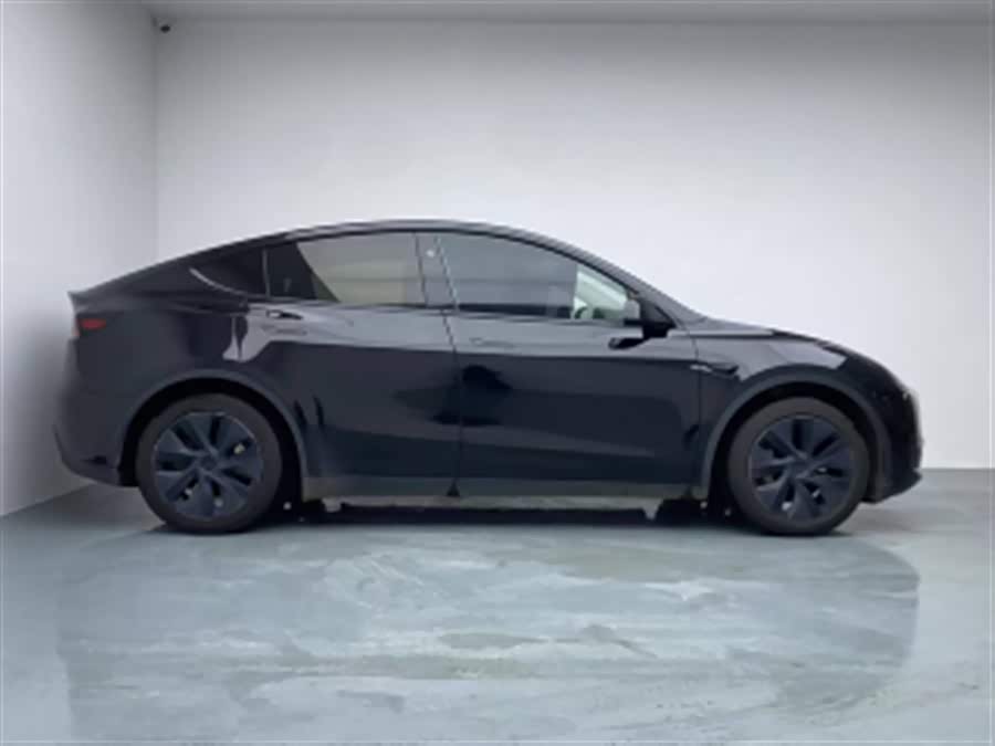 Model Y 2024 RWD - zdjęcie 3