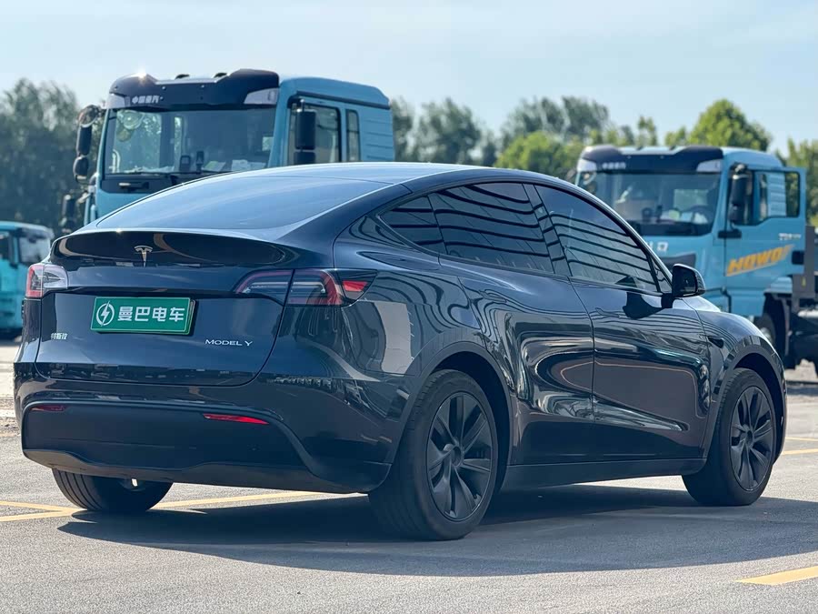 Model Y 2024 RWD - zdjęcie 4