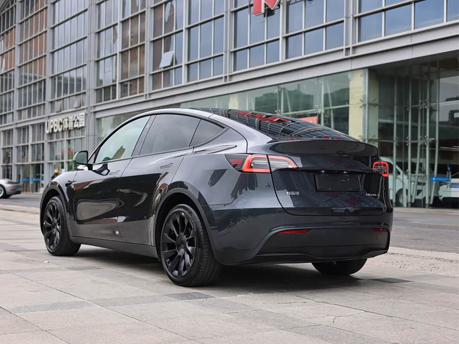 Model Y 2024 RWD - zdjęcie 6