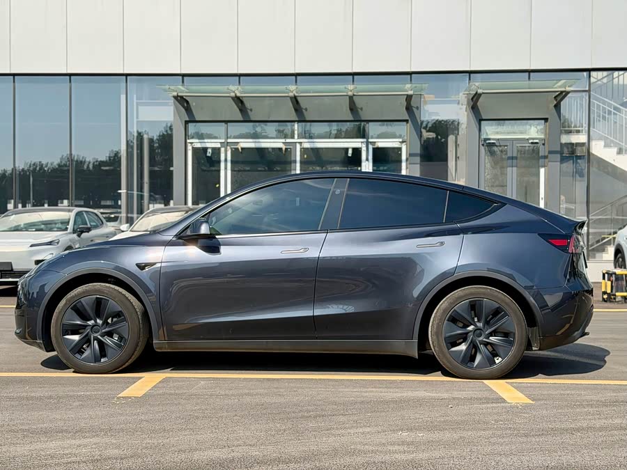 Model Y 2024 RWD - zdjęcie 7